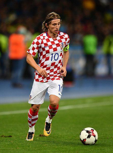 巴林U17vs中国U17：邝兆镭、万项首发，周雨诺、何思凡出战