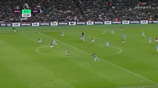 皇马客场3-0击败毕巴，阿诺德表现神勇但伤退，展现世界级水准，但伤病困扰持续。