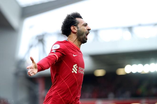 互致问候，U17世界杯期间日本队与墨西哥队在酒店相互列队致意